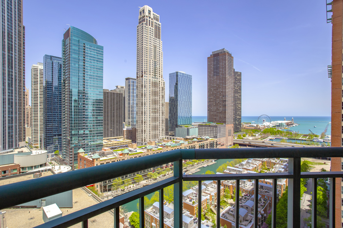 Apartments For Rent in Streeterville IL Cityfront Place