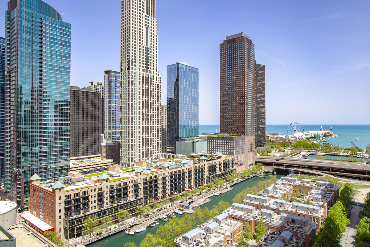 Apartments For Rent in Streeterville IL | Cityfront Place