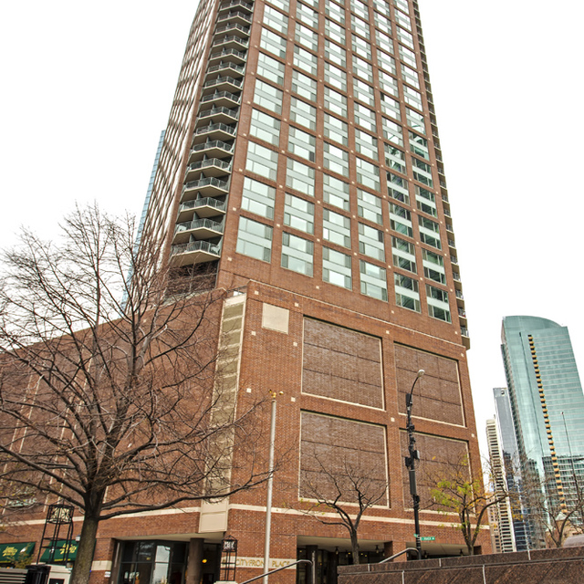 Apartments For Rent in Streeterville IL Cityfront Place